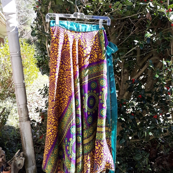 REVERSIBLE LAYERED SILK SCARF WRAP SKIRT, OS - Picture 3 of 7